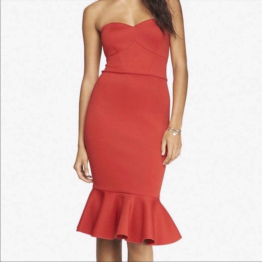 EXPRESS RED STRAPLESS SCUBA RUFFLE BOTTOM DRESS